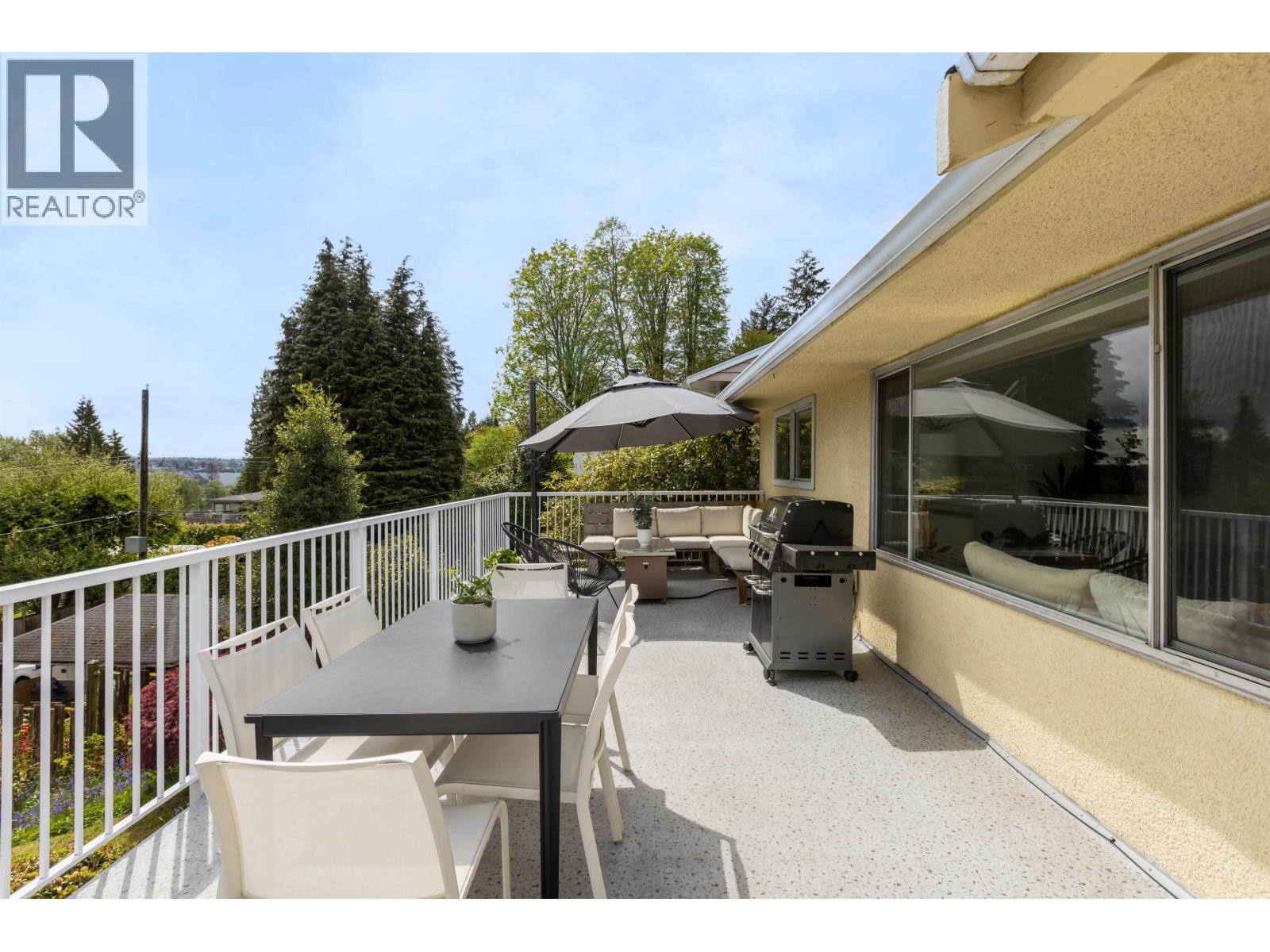 1231 Cloverley Street, North Vancouver, British Columbia  V7L 1N7 - Photo 25 - R3058441