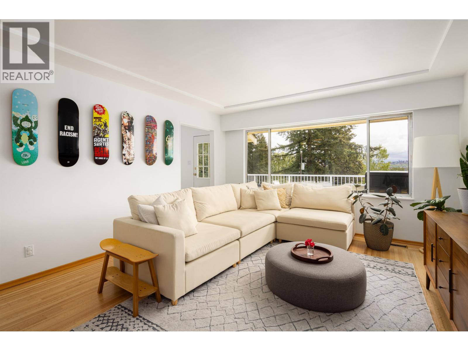 1231 Cloverley Street, North Vancouver, British Columbia  V7L 1N7 - Photo 3 - R3058441