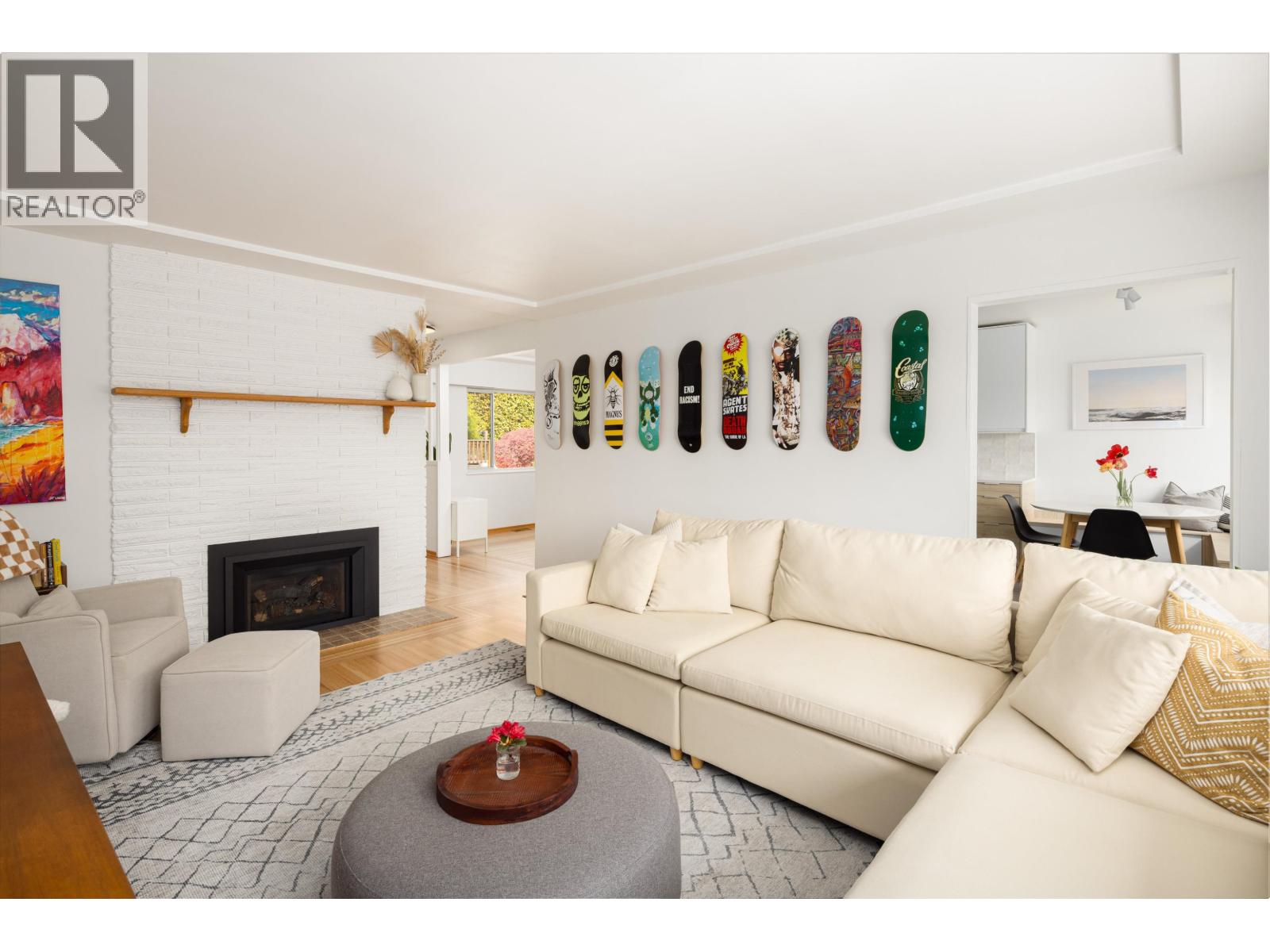 1231 Cloverley Street, North Vancouver, British Columbia  V7L 1N7 - Photo 5 - R3058441