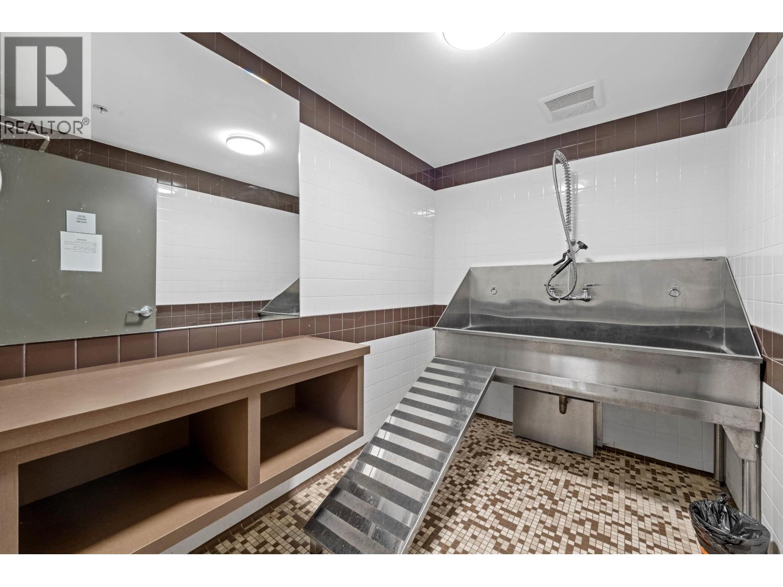 2301 3096 Windsor Gate, Coquitlam, British Columbia  V3B 0P4 - Photo 30 - R3058284