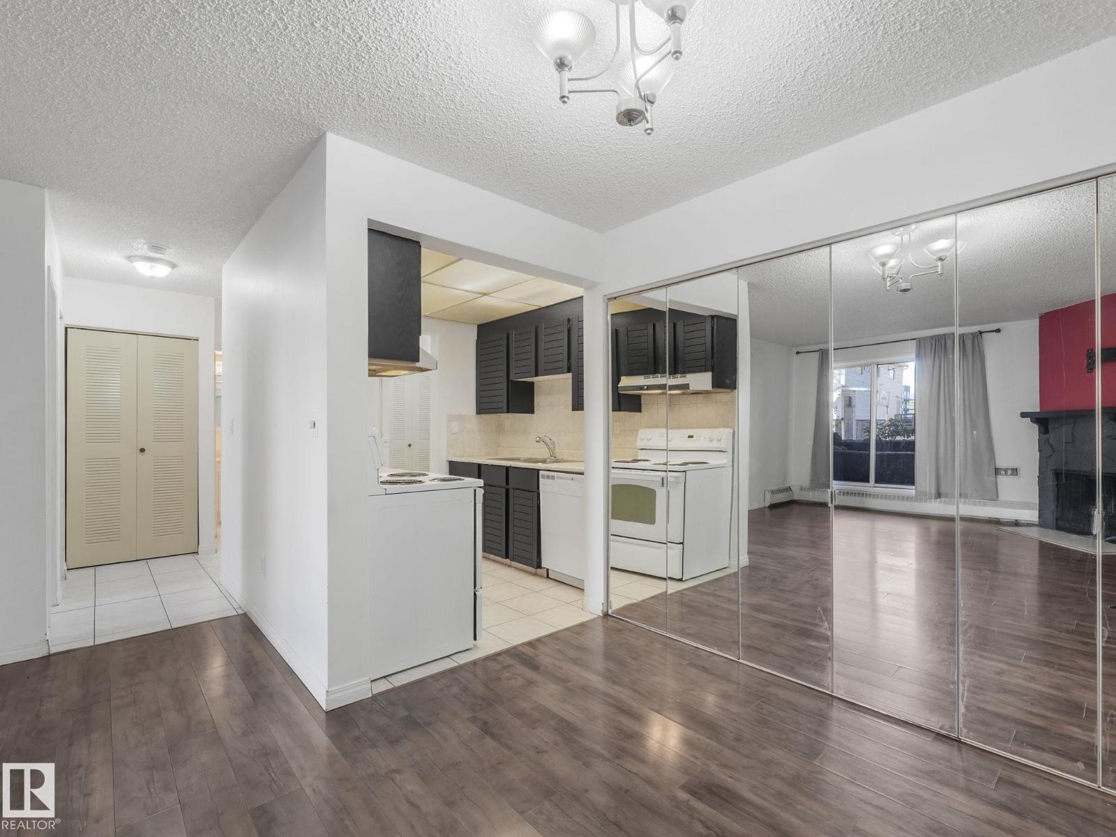 #107 10421 93 St Nw, Edmonton, Alberta  T5H 1X5 - Photo 11 - E4462073