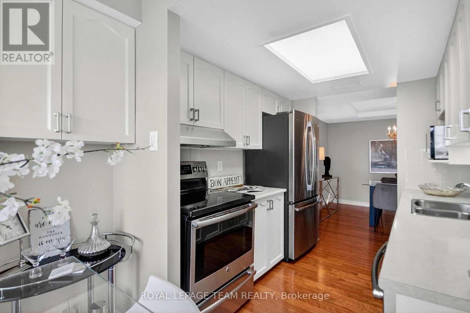 1008 - 100 Grant Carman Drive, Ottawa, Ontario  K2E 8B8 - Photo 10 - X12455860