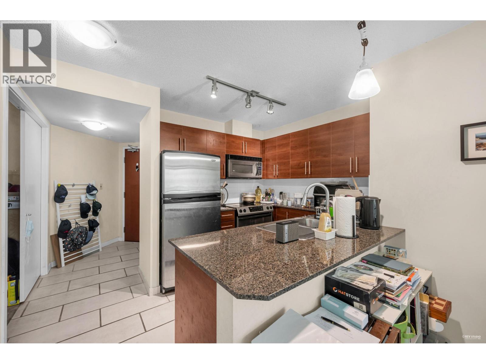 304 833 Agnes Street, New Westminster, British Columbia  V3M 0B1 - Photo 4 - R3056311