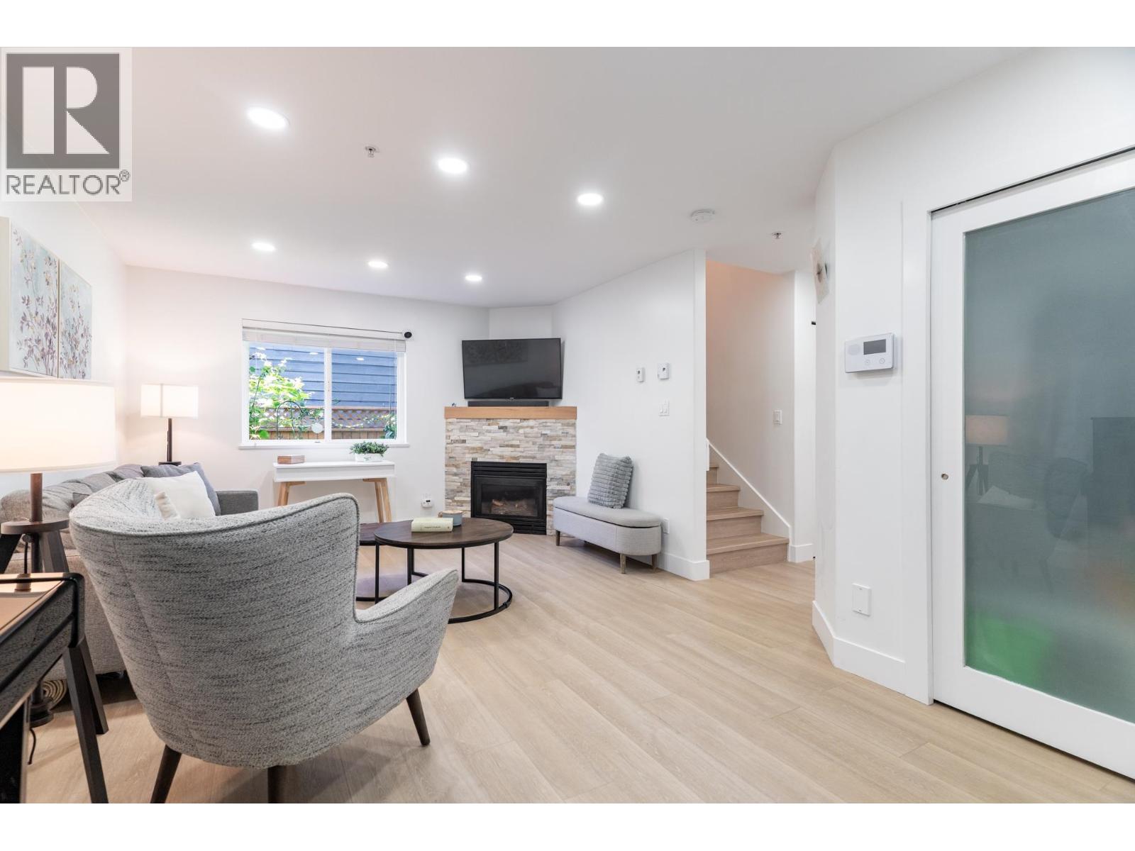2 1233 W 16th Street, North Vancouver, British Columbia  V7P 1R5 - Photo 7 - R3058195