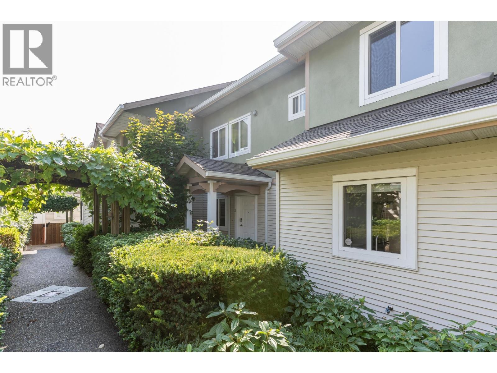 2 1233 W 16th Street, North Vancouver, British Columbia  V7P 1R5 - Photo 1 - R3058195