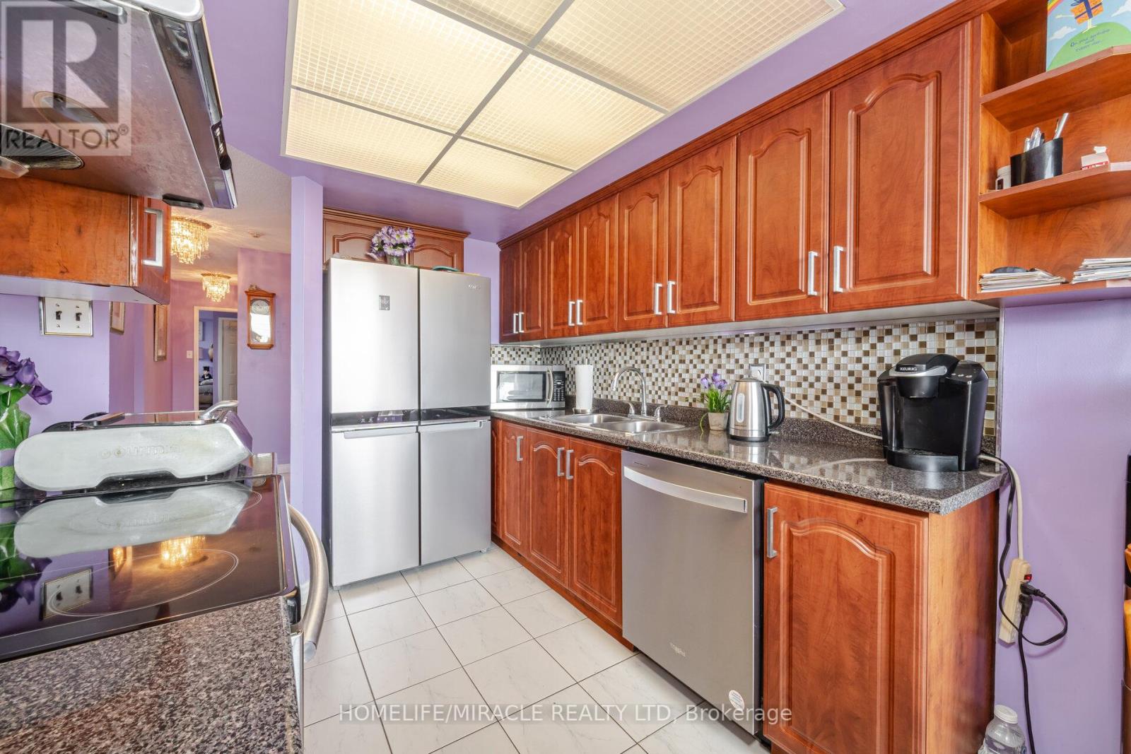 401 - 26 Hanover Road, Brampton, Ontario  L6S 4T2 - Photo 19 - W12461735