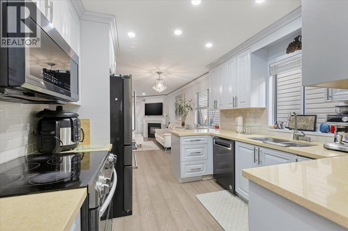 2470 Coast Meridian Road, Port Coquitlam, British Columbia  V3B 3M3 - Photo 11 - R3058145