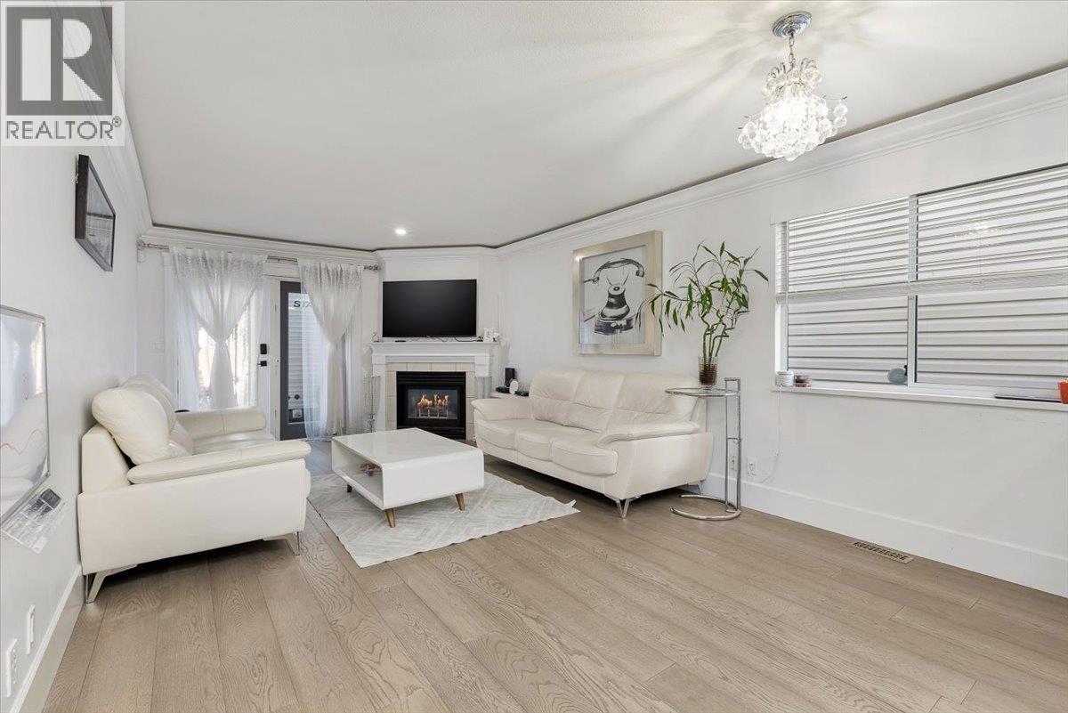 2470 Coast Meridian Road, Port Coquitlam, British Columbia  V3B 3M3 - Photo 2 - R3058145