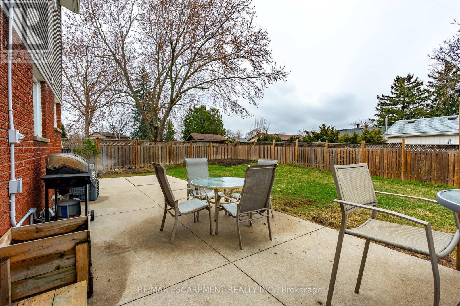 120 Chilton Drive, Hamilton, Ontario  L8J 1M5 - Photo 44 - X12461359
