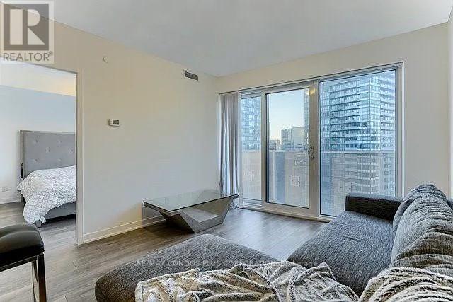 4403 - 100 Harbour Street W, Toronto, Ontario  M5J 1B7 - Photo 5 - C12461833