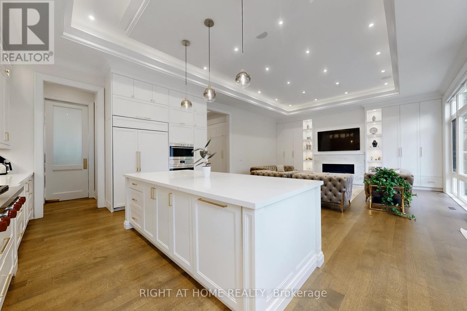 10 Aneta Circle, Toronto, Ontario  M2M 3J2 - Photo 14 - C12461838