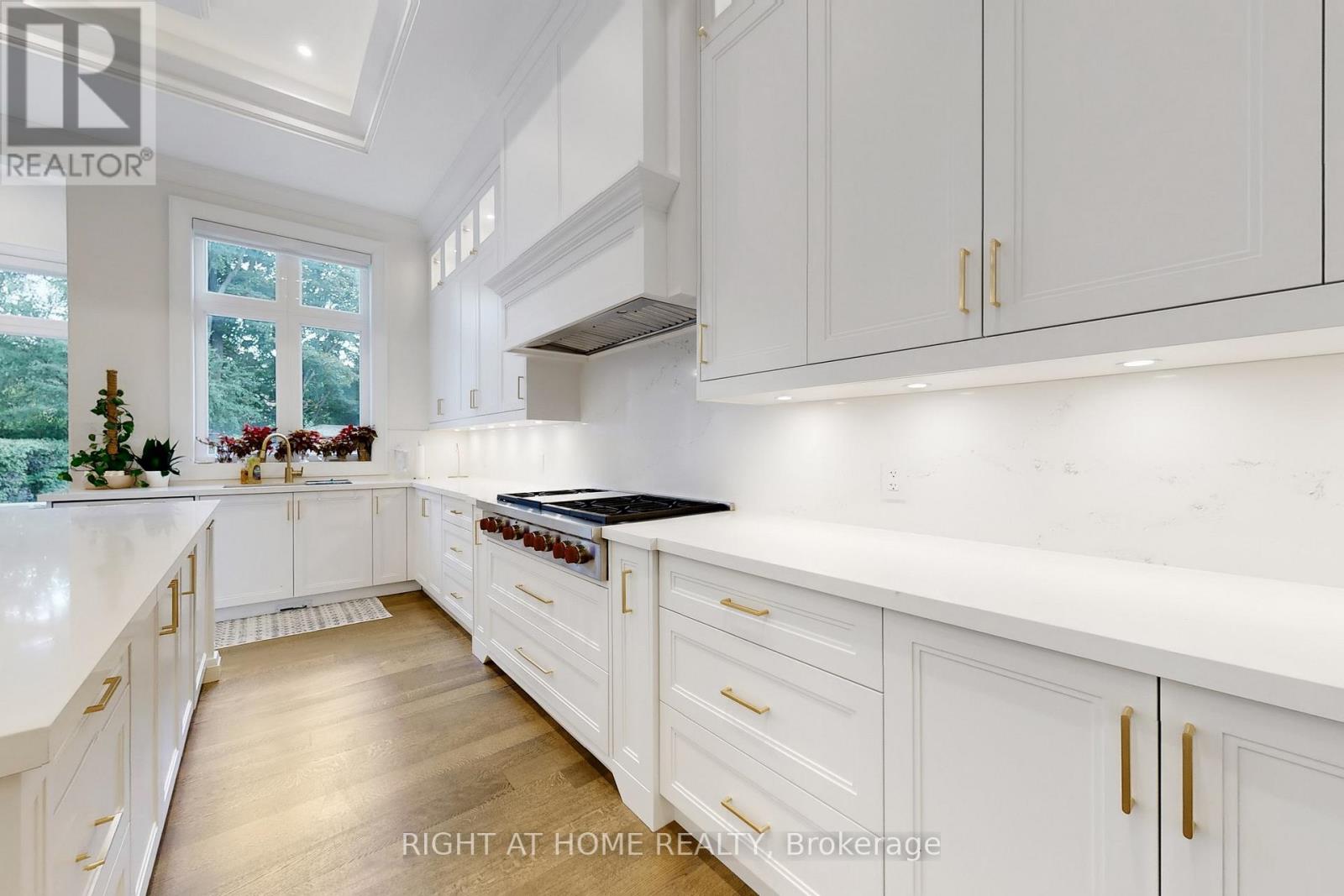 10 Aneta Circle, Toronto, Ontario  M2M 3J2 - Photo 16 - C12461838