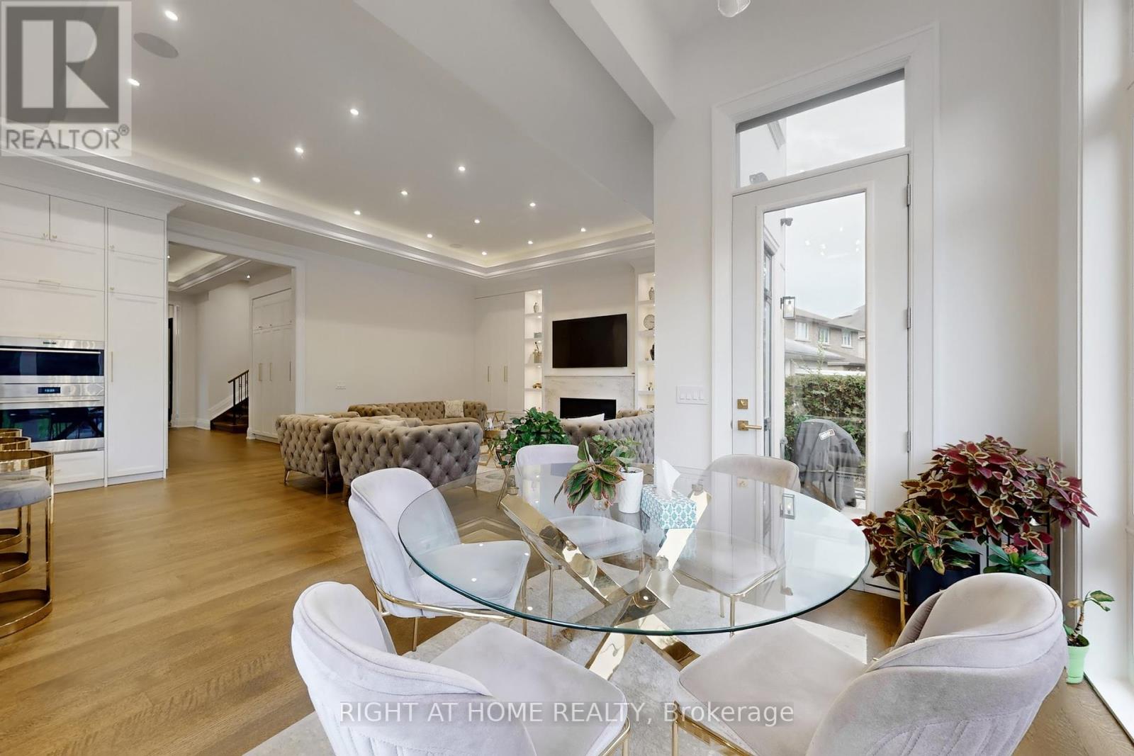 10 Aneta Circle, Toronto, Ontario  M2M 3J2 - Photo 19 - C12461838