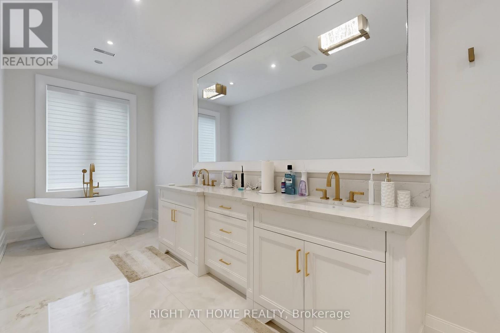 10 Aneta Circle, Toronto, Ontario  M2M 3J2 - Photo 27 - C12461838