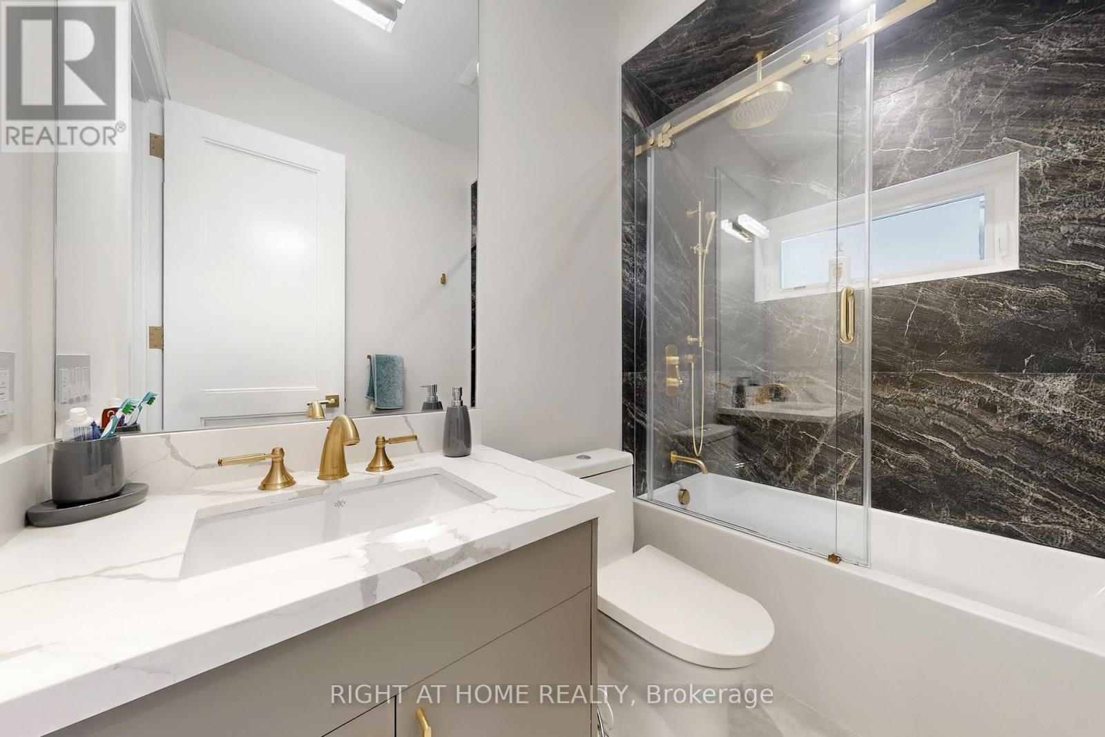 10 Aneta Circle, Toronto, Ontario  M2M 3J2 - Photo 34 - C12461838