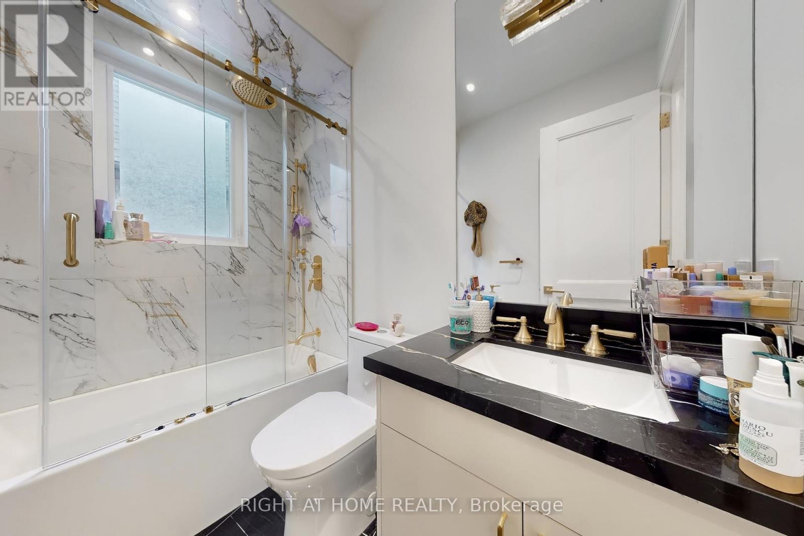 10 Aneta Circle, Toronto, Ontario  M2M 3J2 - Photo 36 - C12461838