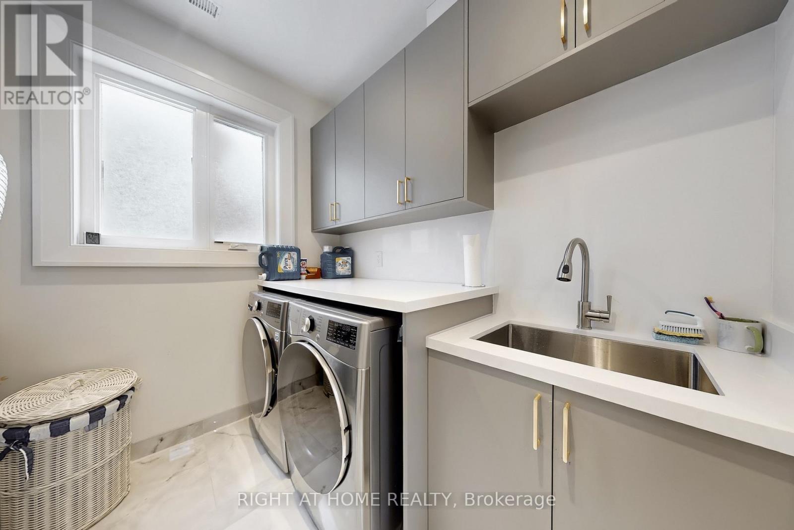 10 Aneta Circle, Toronto, Ontario  M2M 3J2 - Photo 37 - C12461838
