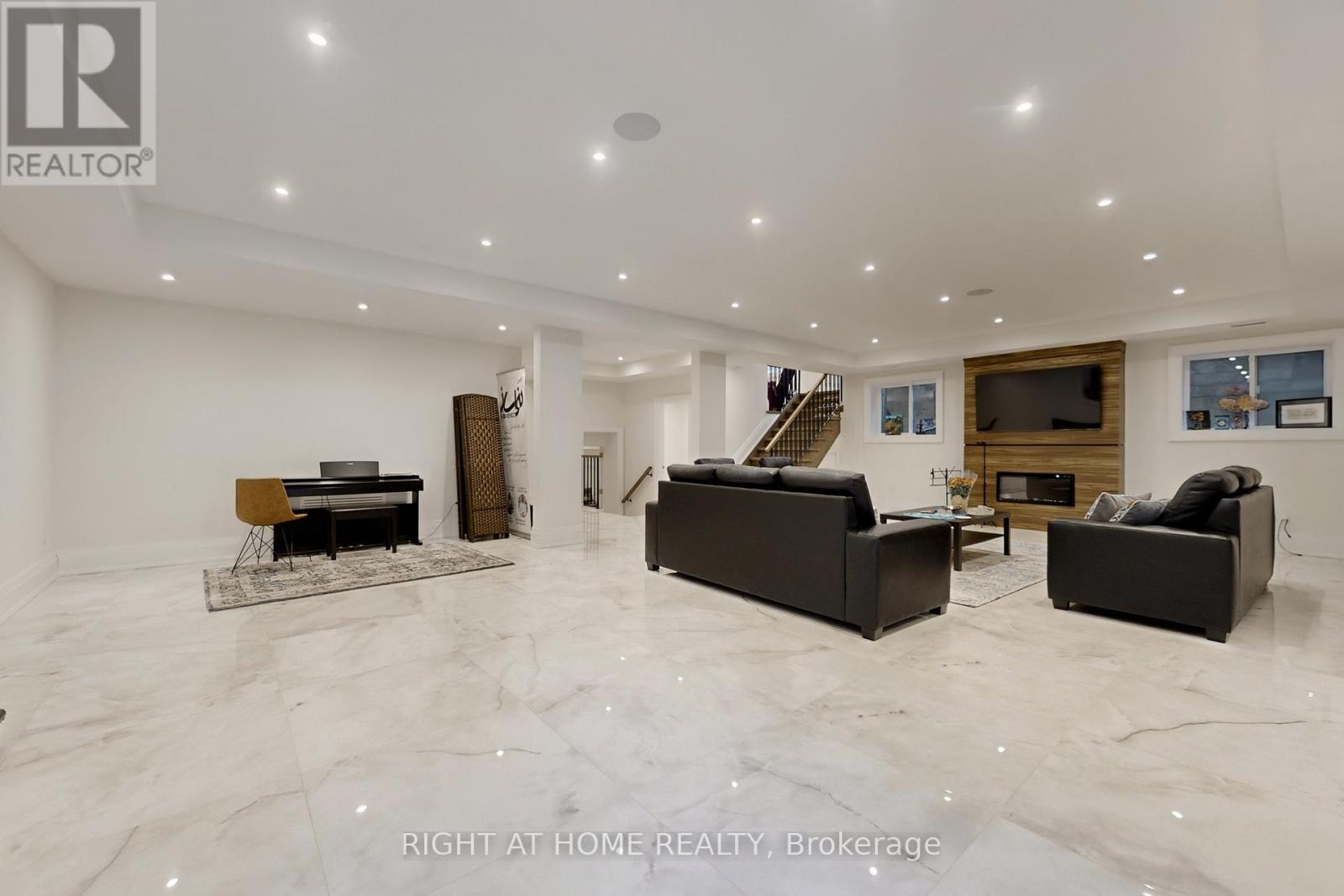 10 Aneta Circle, Toronto, Ontario  M2M 3J2 - Photo 40 - C12461838