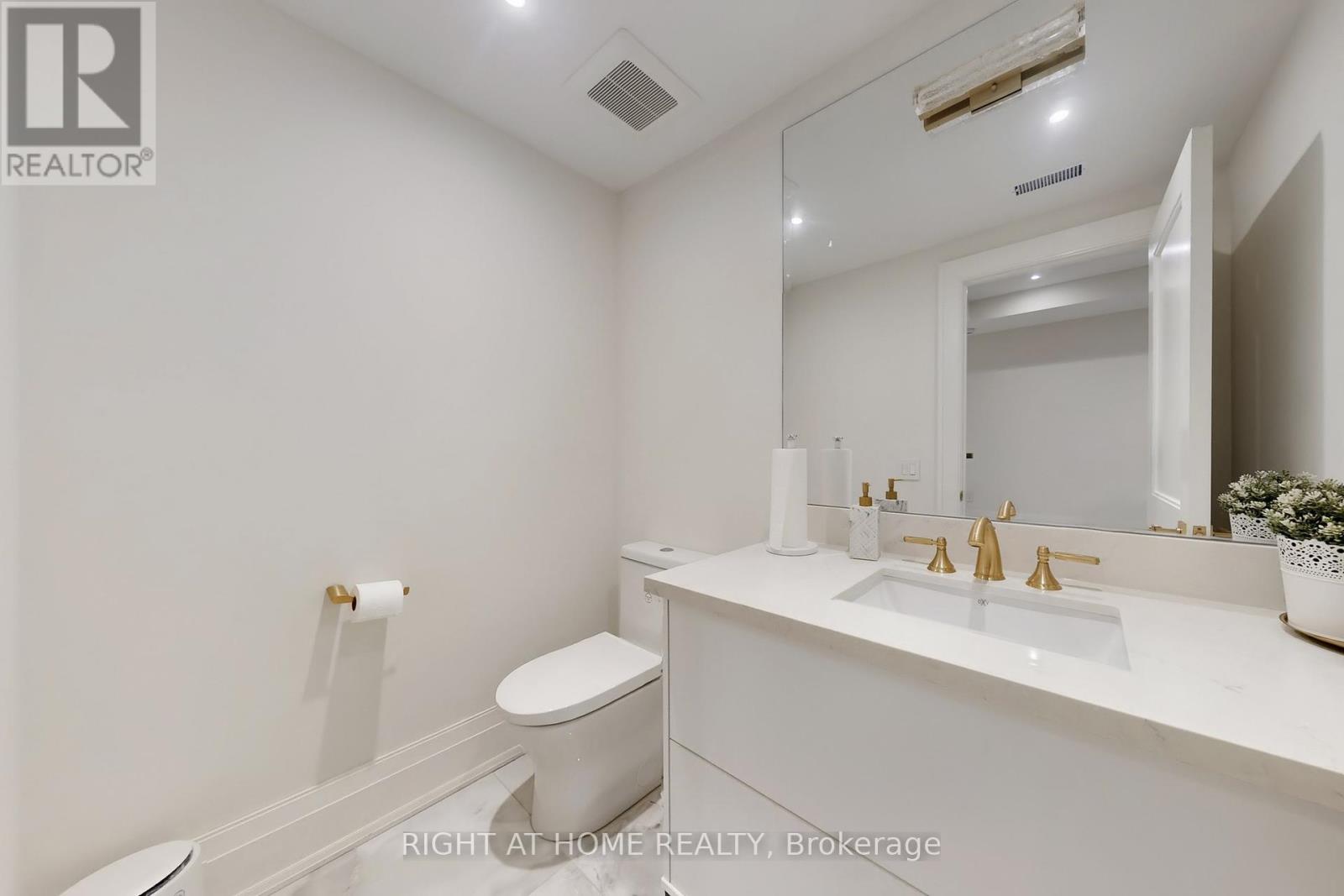 10 Aneta Circle, Toronto, Ontario  M2M 3J2 - Photo 46 - C12461838