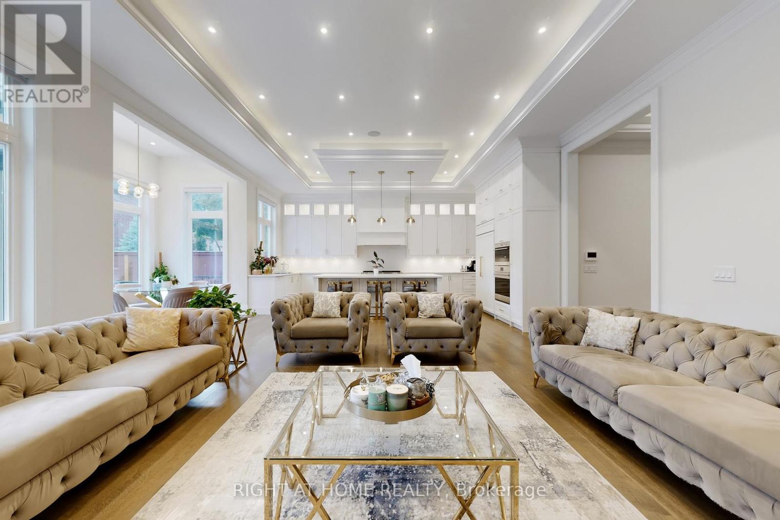 10 Aneta Circle, Toronto, Ontario  M2M 3J2 - Photo 9 - C12461838