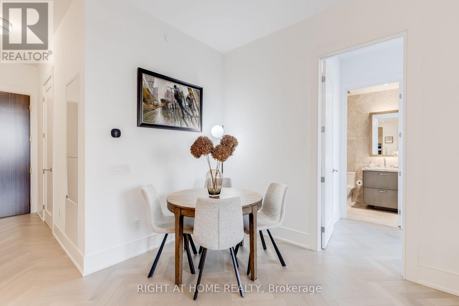 301 - 455 Wellington Street W, Toronto, Ontario  M5V 0V8 - Photo 13 - C12461841