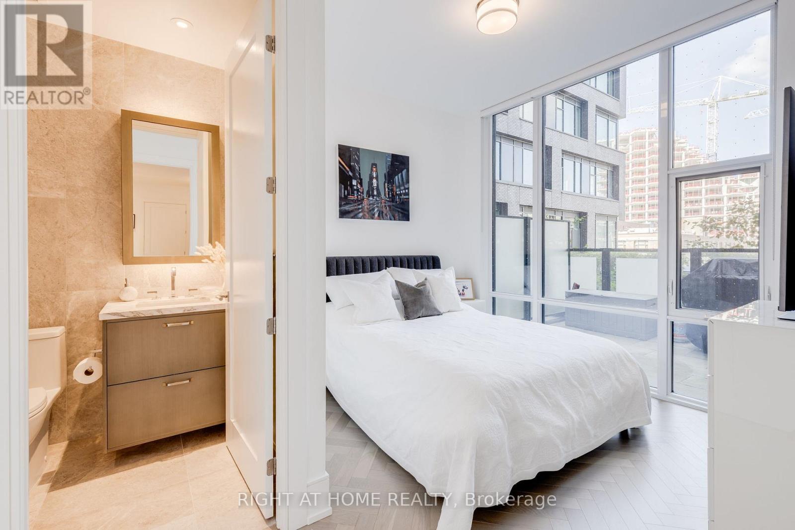301 - 455 Wellington Street W, Toronto, Ontario  M5V 0V8 - Photo 16 - C12461841