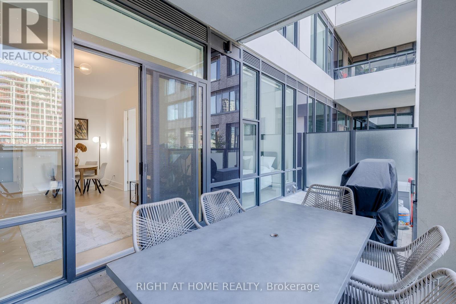 301 - 455 Wellington Street W, Toronto, Ontario  M5V 0V8 - Photo 28 - C12461841
