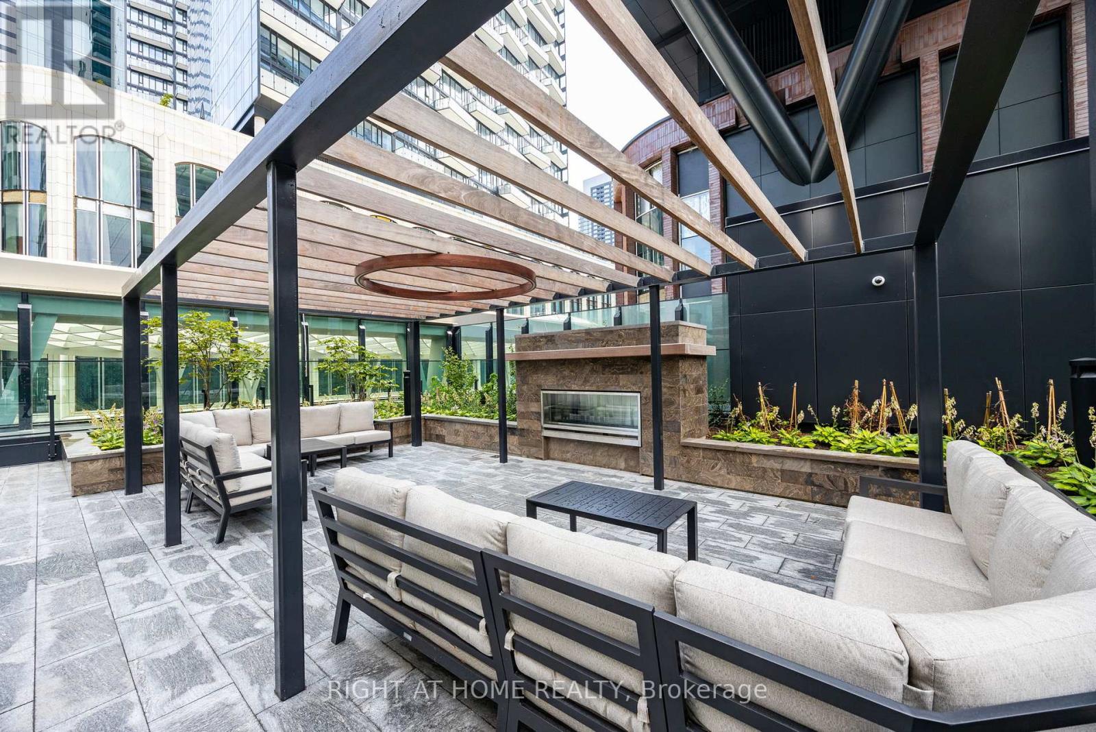 301 - 455 Wellington Street W, Toronto, Ontario  M5V 0V8 - Photo 40 - C12461841