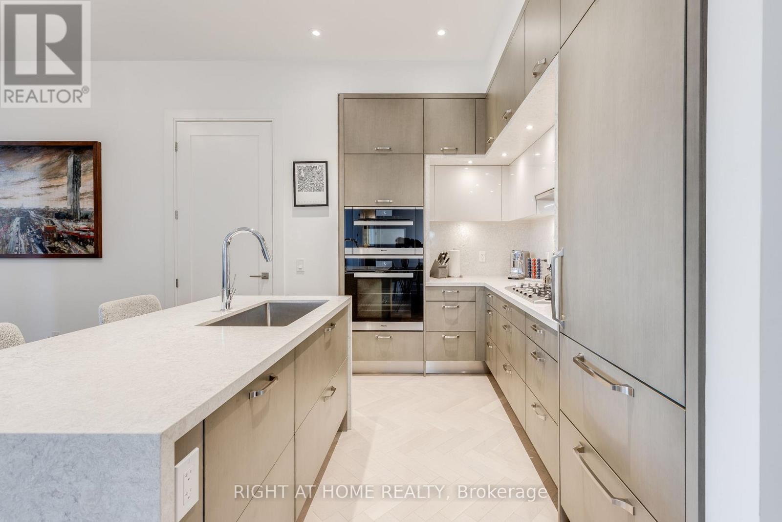 301 - 455 Wellington Street W, Toronto, Ontario  M5V 0V8 - Photo 7 - C12461841