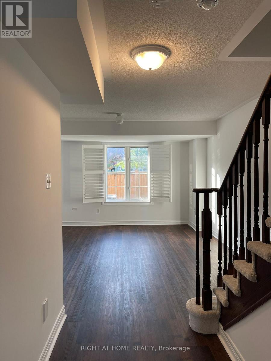 1505 Spinnaker Mews, Pickering, Ontario  L1X 0C8 - Photo 4 - E12461843