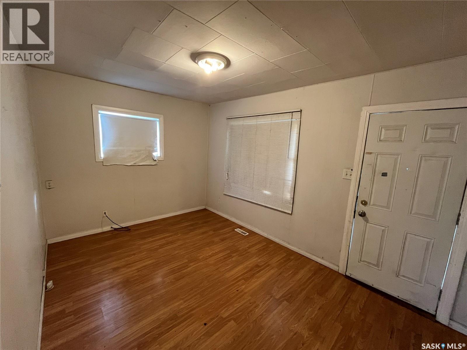 1482 1st Street E, Prince Albert, Saskatchewan  S6V 0E5 - Photo 3 - SK020832