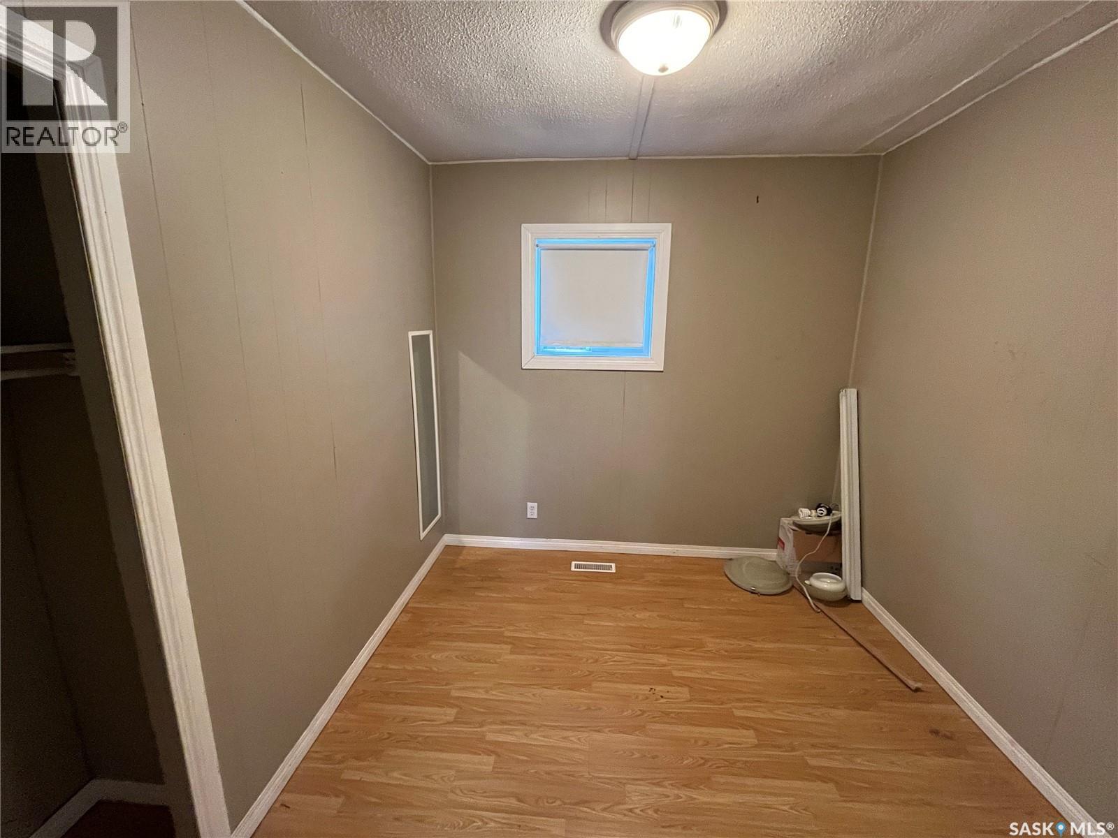 1482 1st Street E, Prince Albert, Saskatchewan  S6V 0E5 - Photo 4 - SK020832