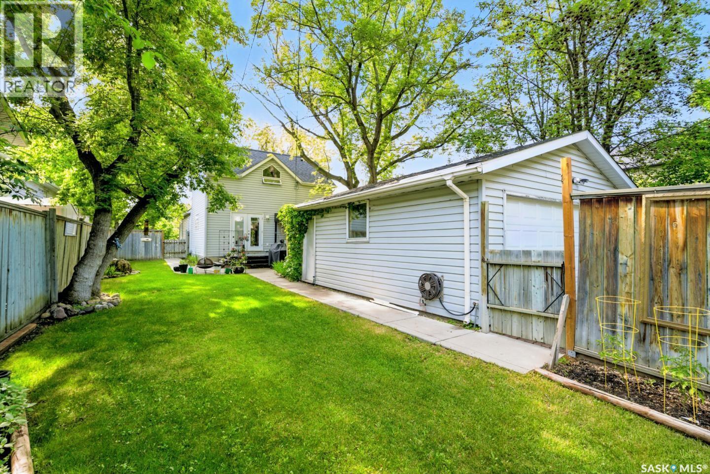 1408 8th Avenue N, Saskatoon, Saskatchewan  S7K 2X7 - Photo 4 - SK020808