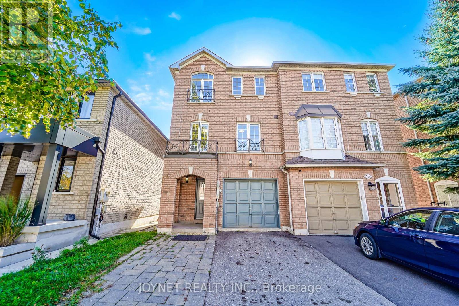 243 YELLOWOOD CIRCLE, Vaughan, Ontario