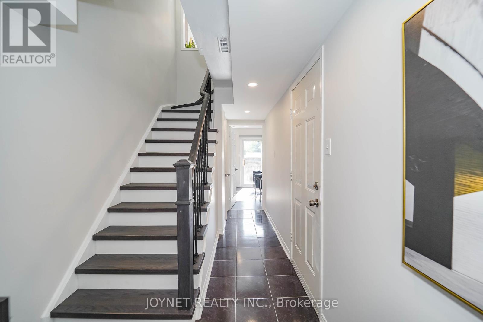 243 Yellowood Circle, Vaughan, Ontario  L4J 8M2 - Photo 4 - N12460676