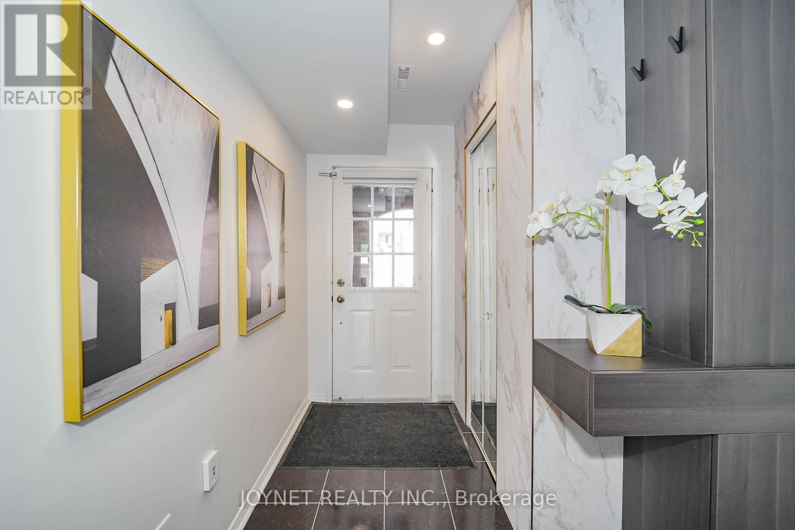 243 Yellowood Circle, Vaughan, Ontario  L4J 8M2 - Photo 3 - N12460676