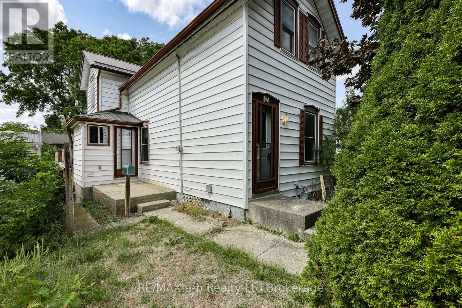 17 BEXLEY STREET, Woodstock, Ontario