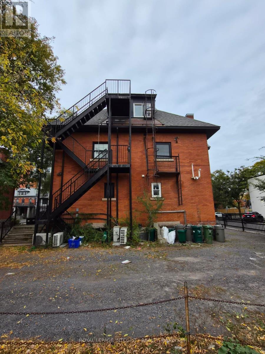 222 Argyle Avenue, Ottawa, Ontario  K2P 1B9 - Photo 4 - X12461870