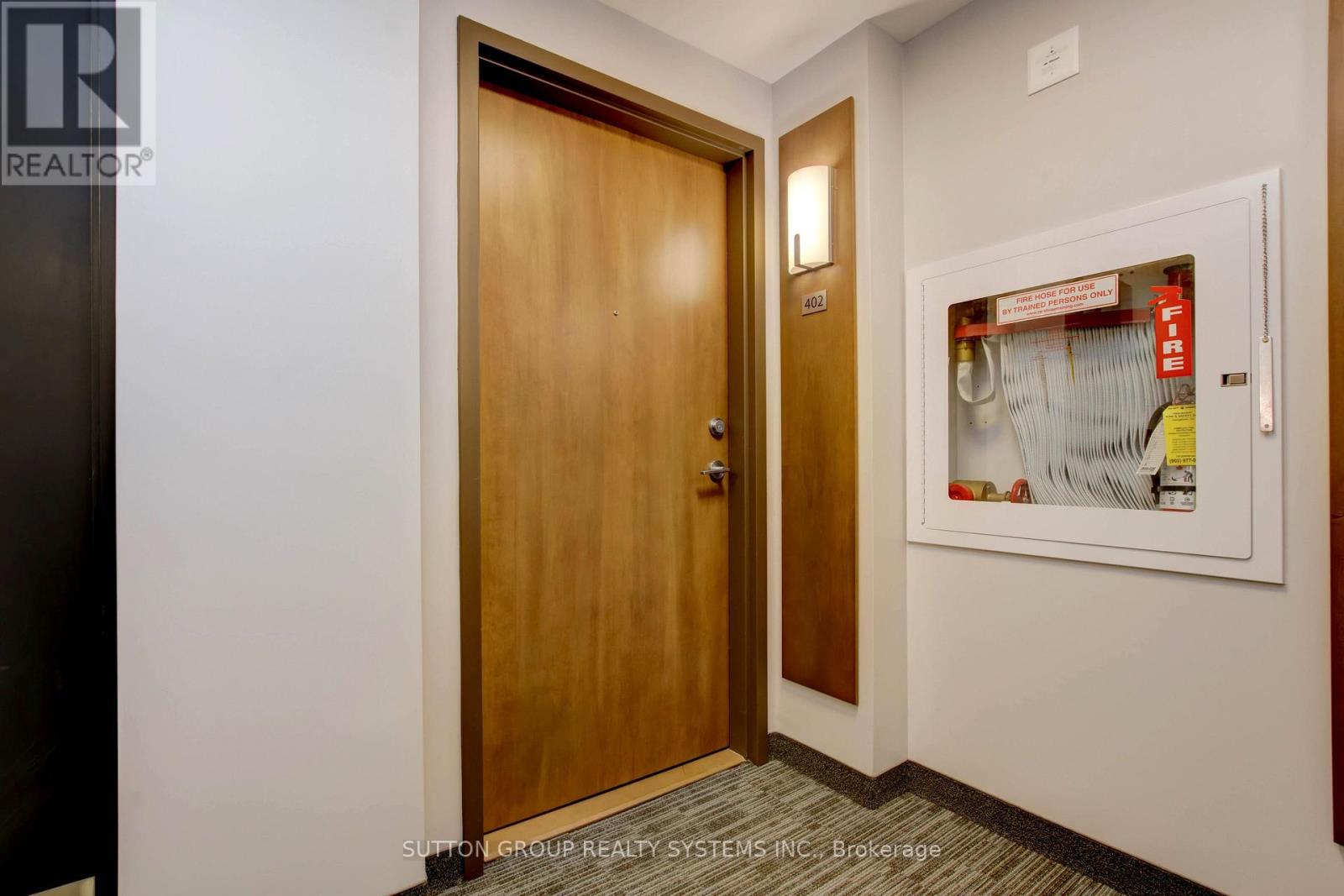 402 - 340 Plains Road E, Burlington, Ontario  L7T 0C2 - Photo 6 - W12461840