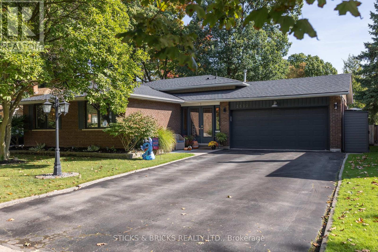 2530 DORCHESTER ROAD, Niagara Falls, Ontario