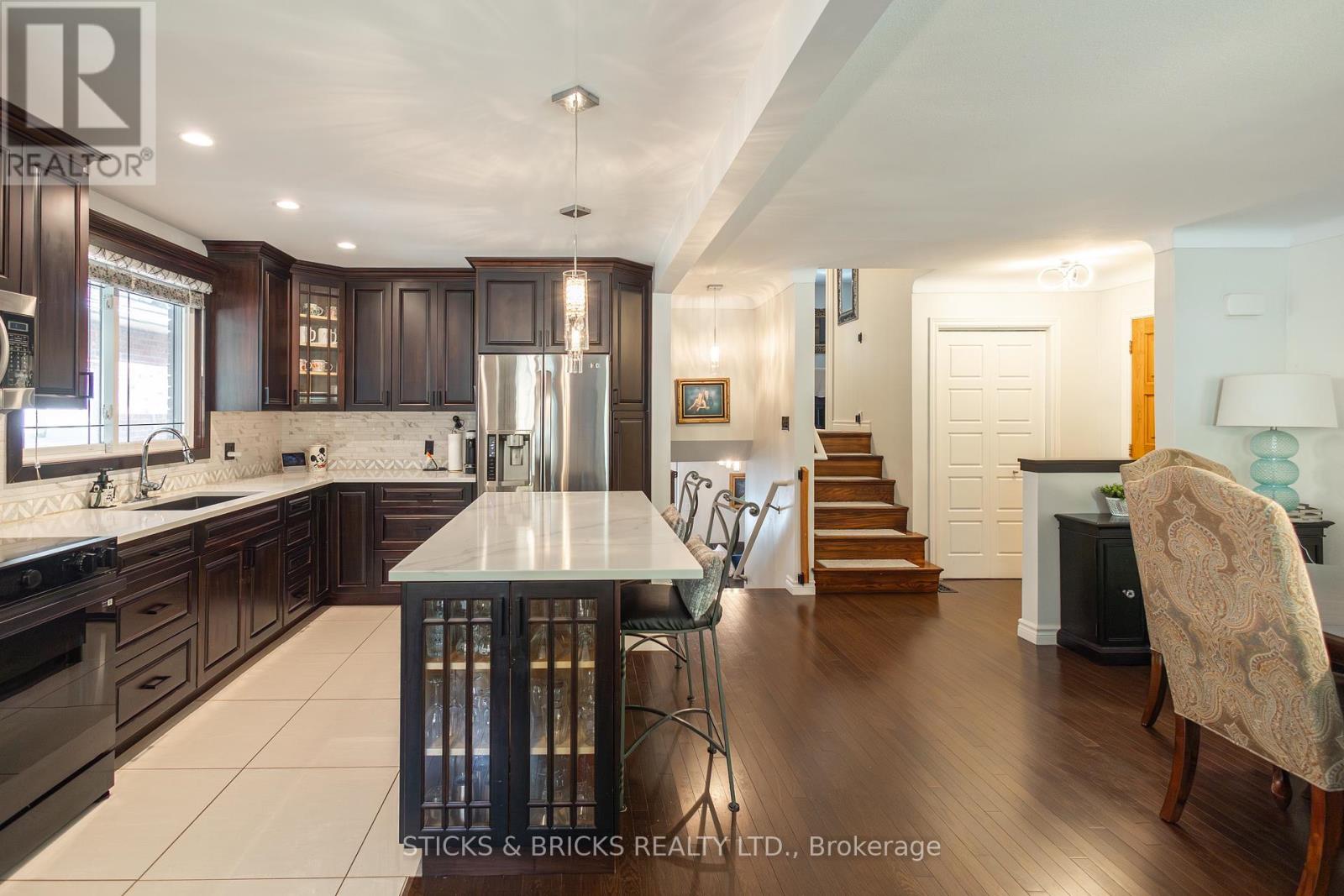2530 Dorchester Road, Niagara Falls, Ontario  L2J 2Y8 - Photo 13 - X12461863