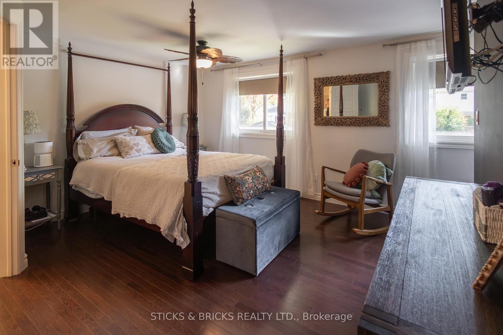 2530 Dorchester Road, Niagara Falls, Ontario  L2J 2Y8 - Photo 14 - X12461863