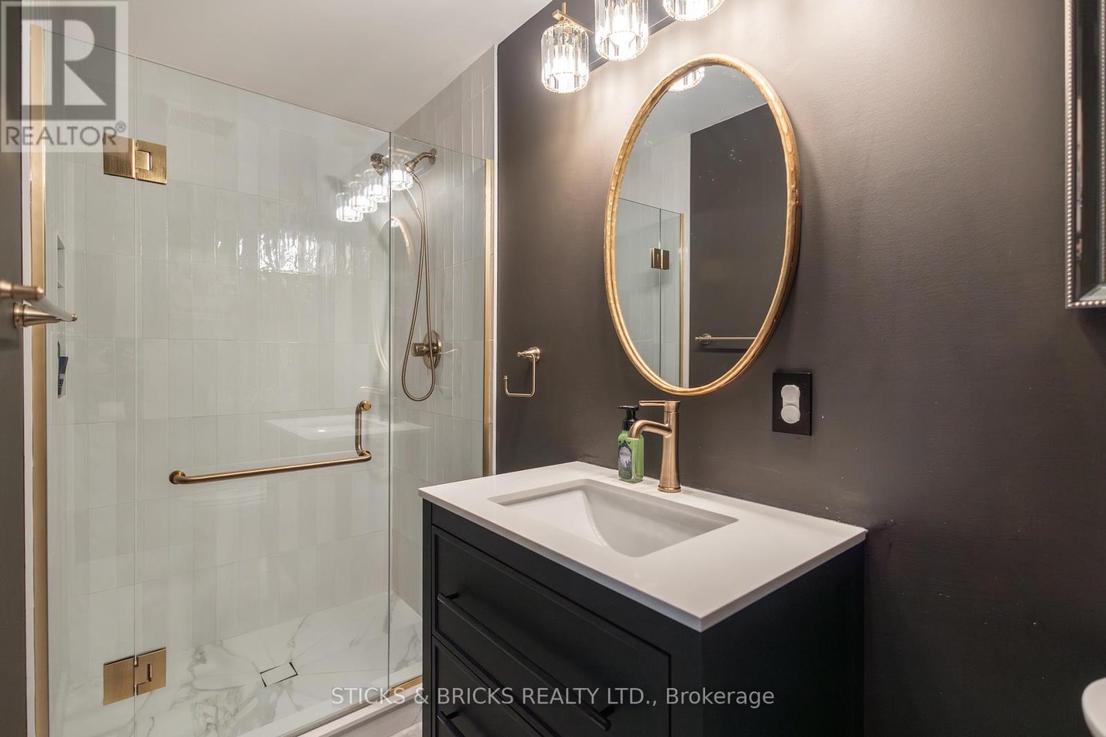 2530 Dorchester Road, Niagara Falls, Ontario  L2J 2Y8 - Photo 16 - X12461863