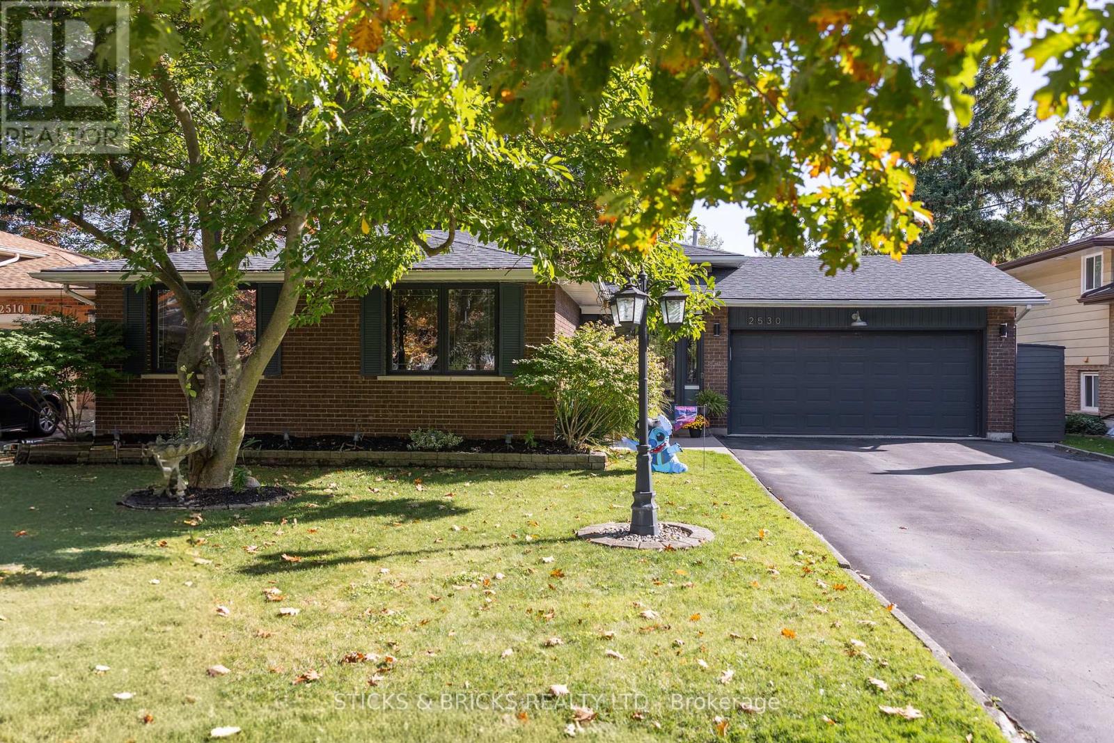 2530 Dorchester Road, Niagara Falls, Ontario  L2J 2Y8 - Photo 2 - X12461863