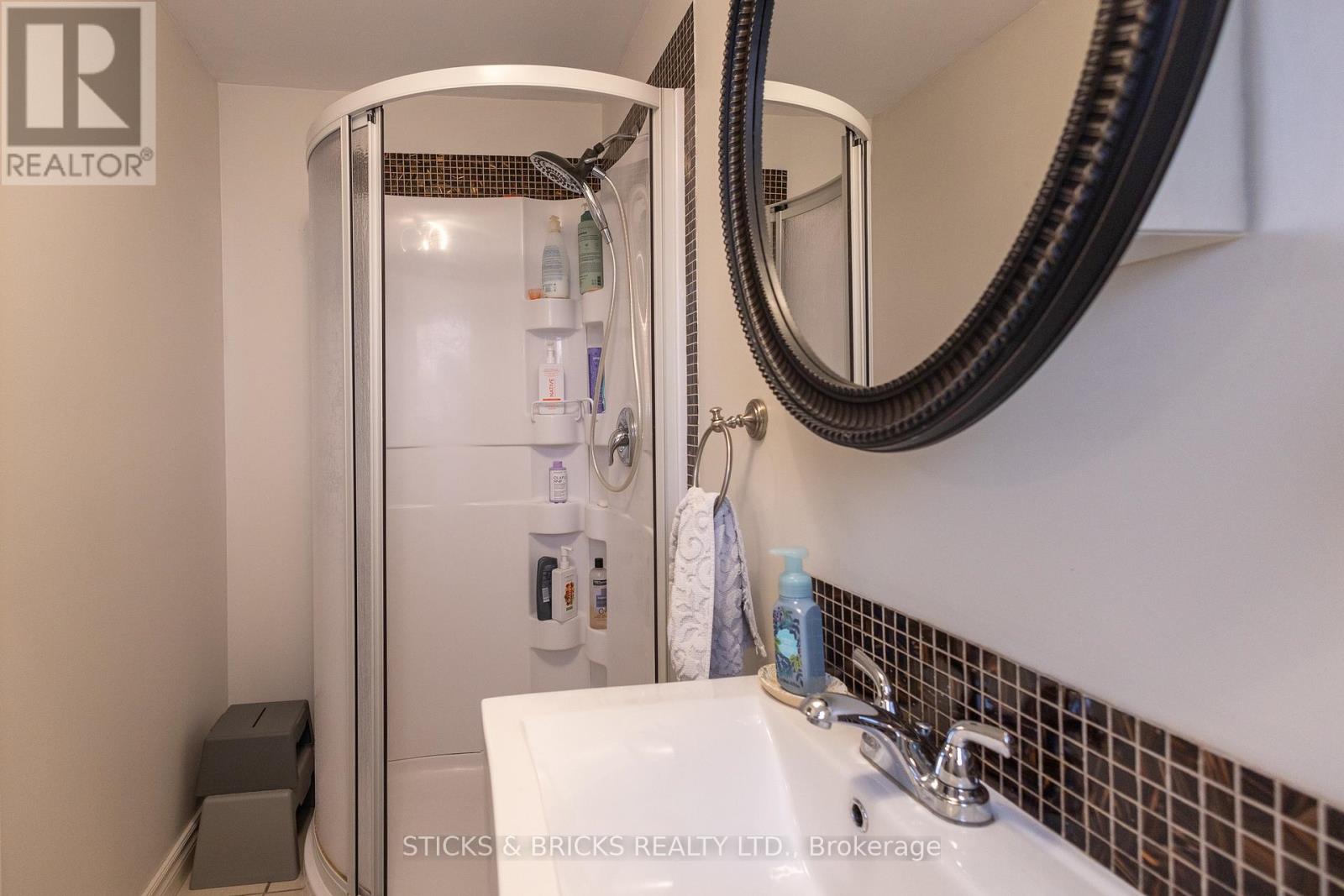 2530 Dorchester Road, Niagara Falls, Ontario  L2J 2Y8 - Photo 25 - X12461863