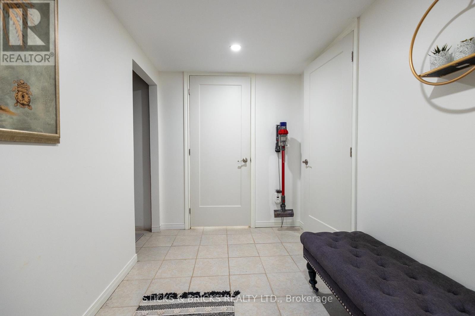 2530 Dorchester Road, Niagara Falls, Ontario  L2J 2Y8 - Photo 26 - X12461863