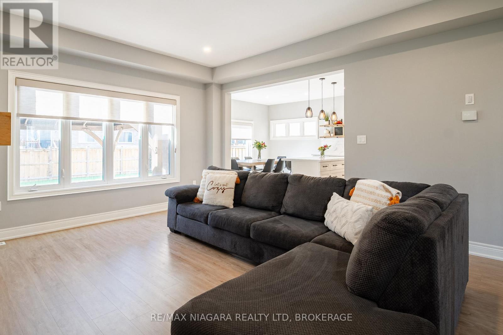 6 Myrtle Street N, Pelham, Ontario  L0S 1E6 - Photo 12 - X12461868