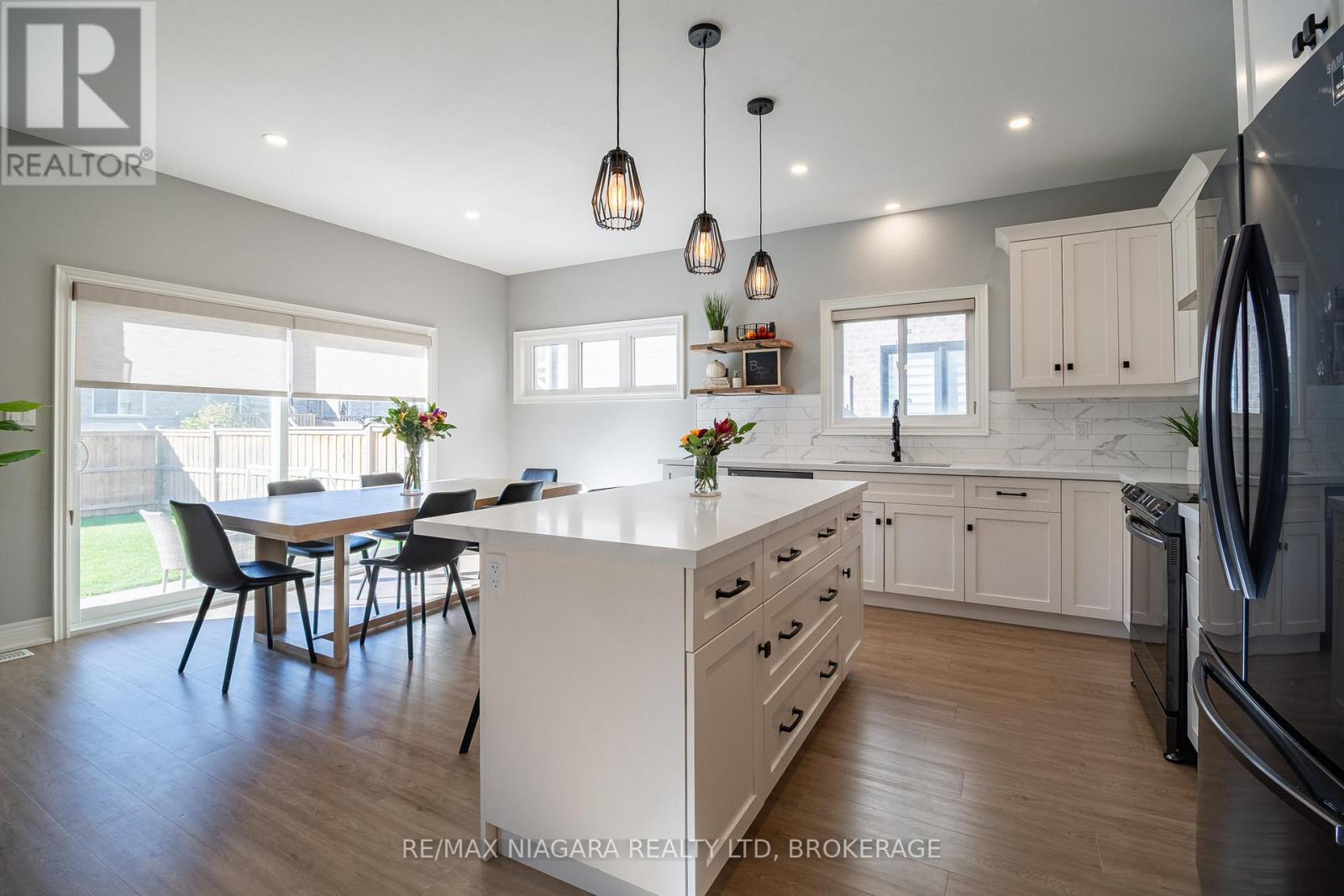 6 Myrtle Street N, Pelham, Ontario  L0S 1E6 - Photo 15 - X12461868