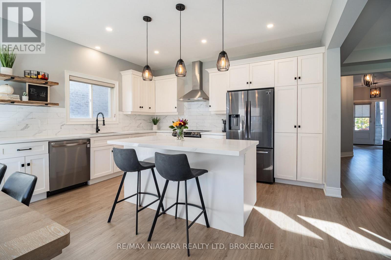 6 Myrtle Street N, Pelham, Ontario  L0S 1E6 - Photo 16 - X12461868