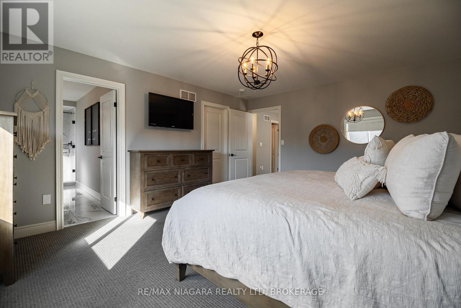 6 Myrtle Street N, Pelham, Ontario  L0S 1E6 - Photo 29 - X12461868